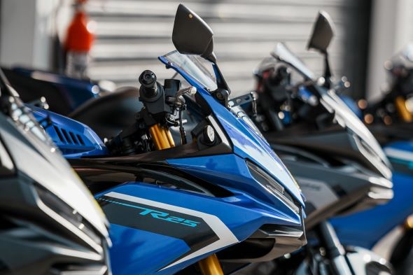 Yamaha R25 2025