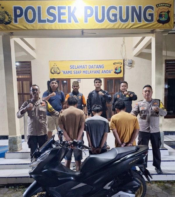 polsek-pugung-ungkap-penipuan-motor-modus-cod-tiga-pelaku-ditangkap-satu-buron