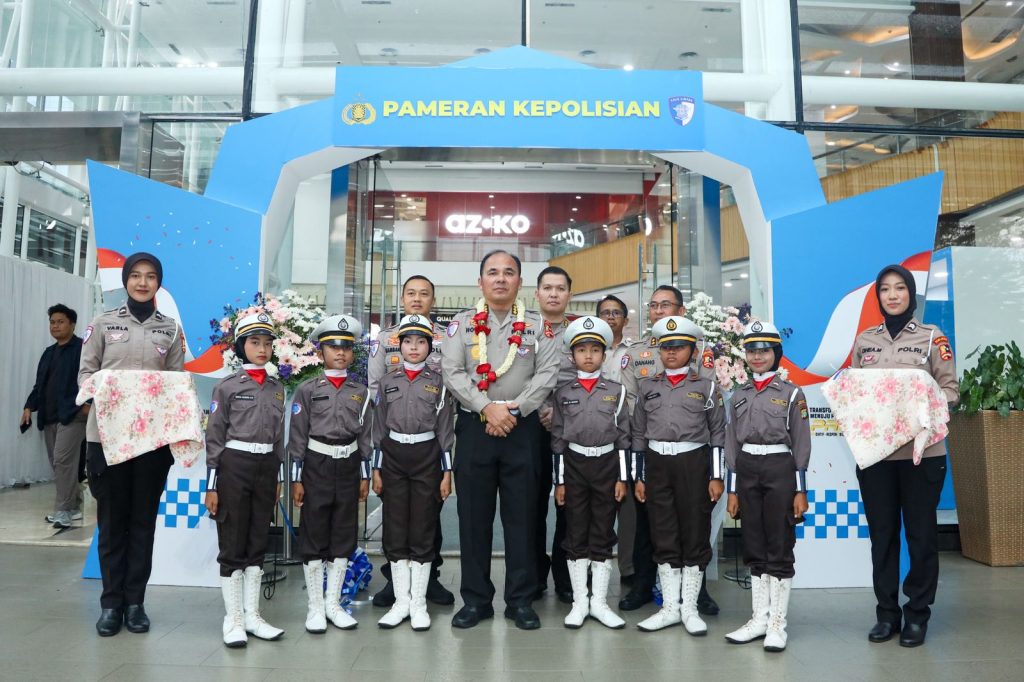 Korlantas-Polri-Polantas-Menyapa-di-Mall-Teras-Kota_387534