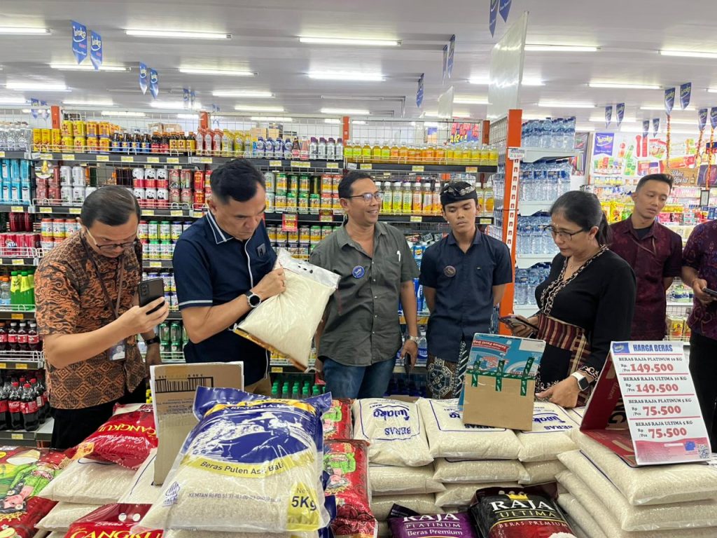 HETTidakSesuaiKetentuan,2RitelModernDapatTeguranSatgasPanganPoldaBaliSaatSidak_767587