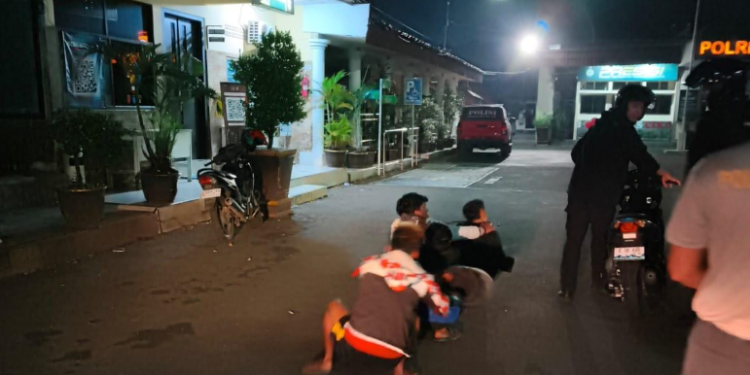 polisi-gerak-cepat-bubarkan-ta-1771773028895-750x375