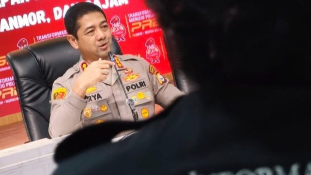 6a13478f8edc0-kapolrestabes-makassar-kombes-pol-arya-perdana-dua-kiri_1265_711