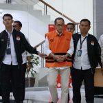 Penyidik KPK Tahan Tersangka Dugaan Penerimaan Gratifikasi di Ditjen Pajak