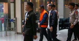 KPK-Tahan-Tersangka-Dugaan-TPK-Terkait-Kepabeanan-di-Ditjen-Bea-dan-Cukai-image_large