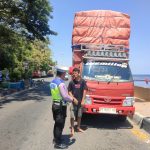 Satlantas Polres Parepare Himbau Sopir Truk Patuhi Aturan Muatan serta Larangan ODOL