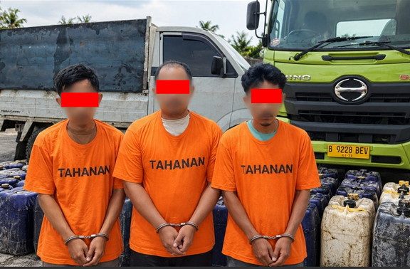 polisi-ungkap-dugaan-penyalahgunaan-solar-subsidi-8-400-liter-di-katibung-tiga-orang-jadi-tersangka